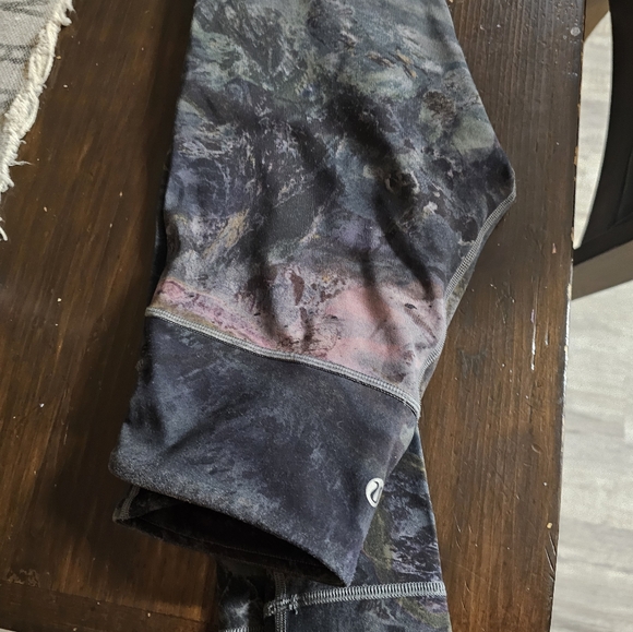 Lululemon galaxy leggings - Picture 3 of 5